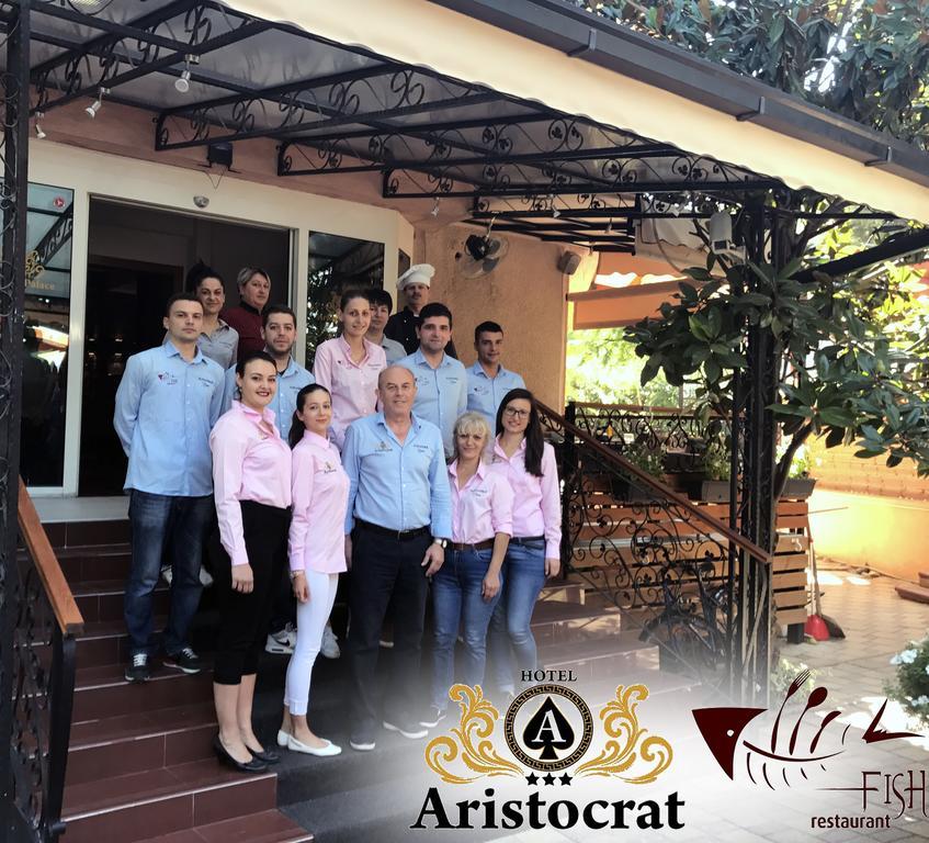Hotel Aristocrat & Fish Restaurant Skopje Bagian luar foto