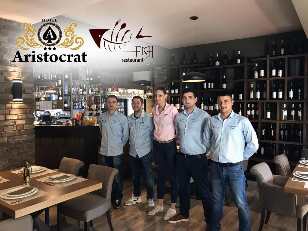 Hotel Aristocrat & Fish Restaurant Skopje Bagian luar foto
