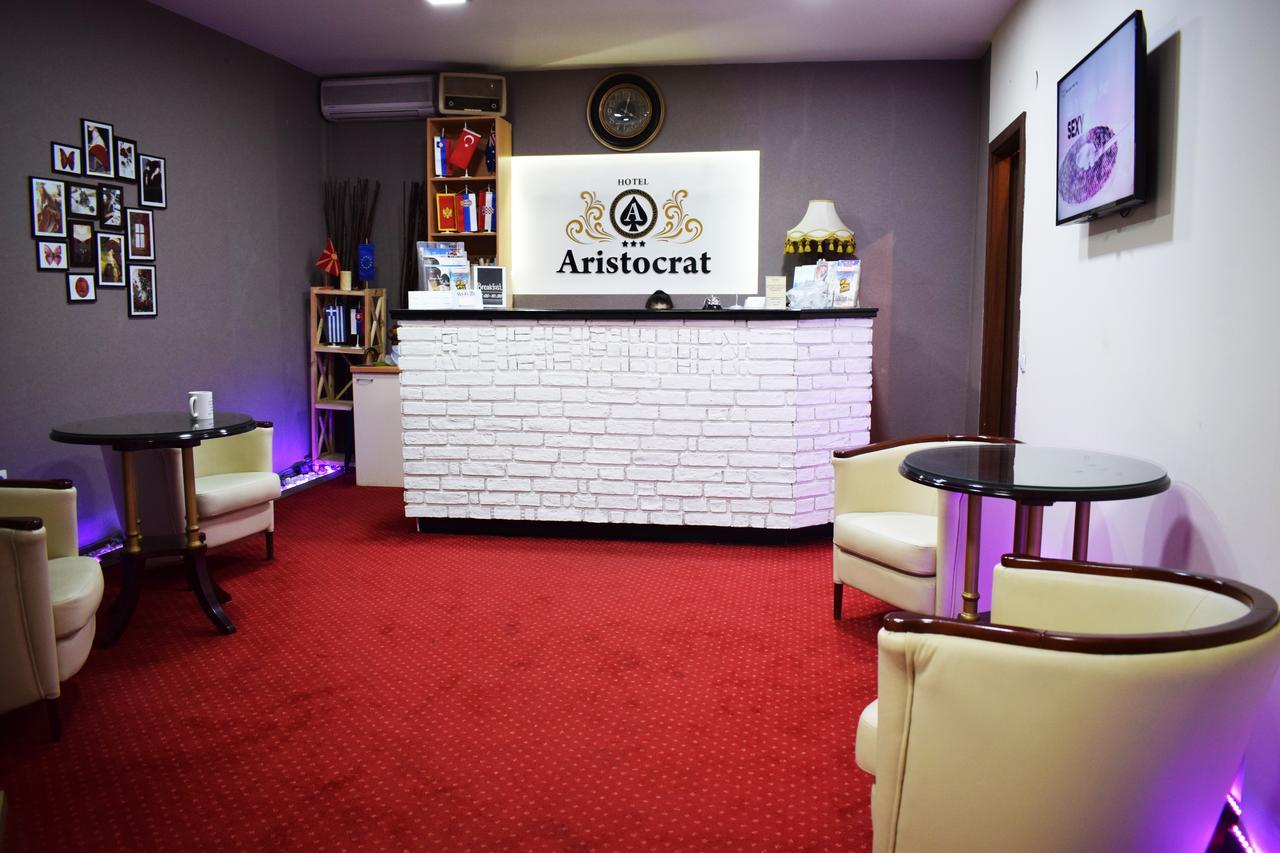 Hotel Aristocrat & Fish Restaurant Skopje Bagian luar foto